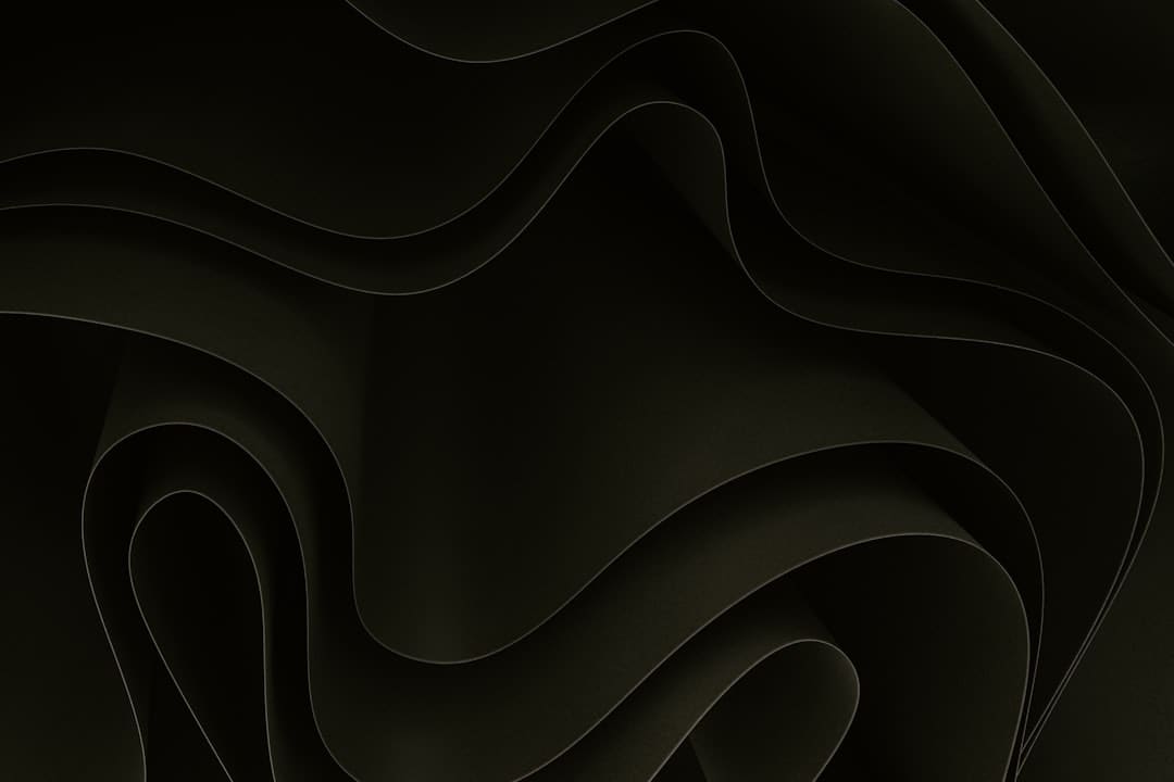 韩国男团成员遭受粉丝过度身体触摸 现场一片紊乱